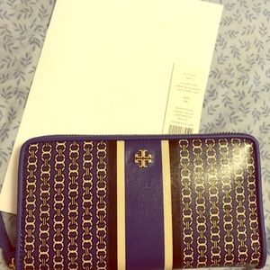 Tory Burch Zip Wallet